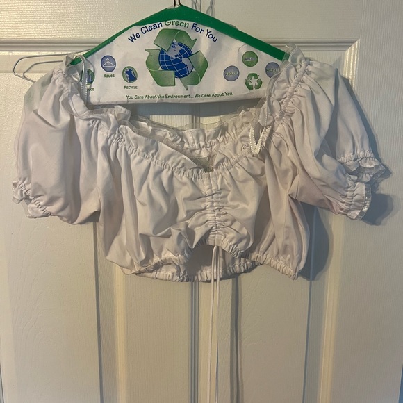 Country line Dirndl, apron, and blouse - Picture 4 of 7